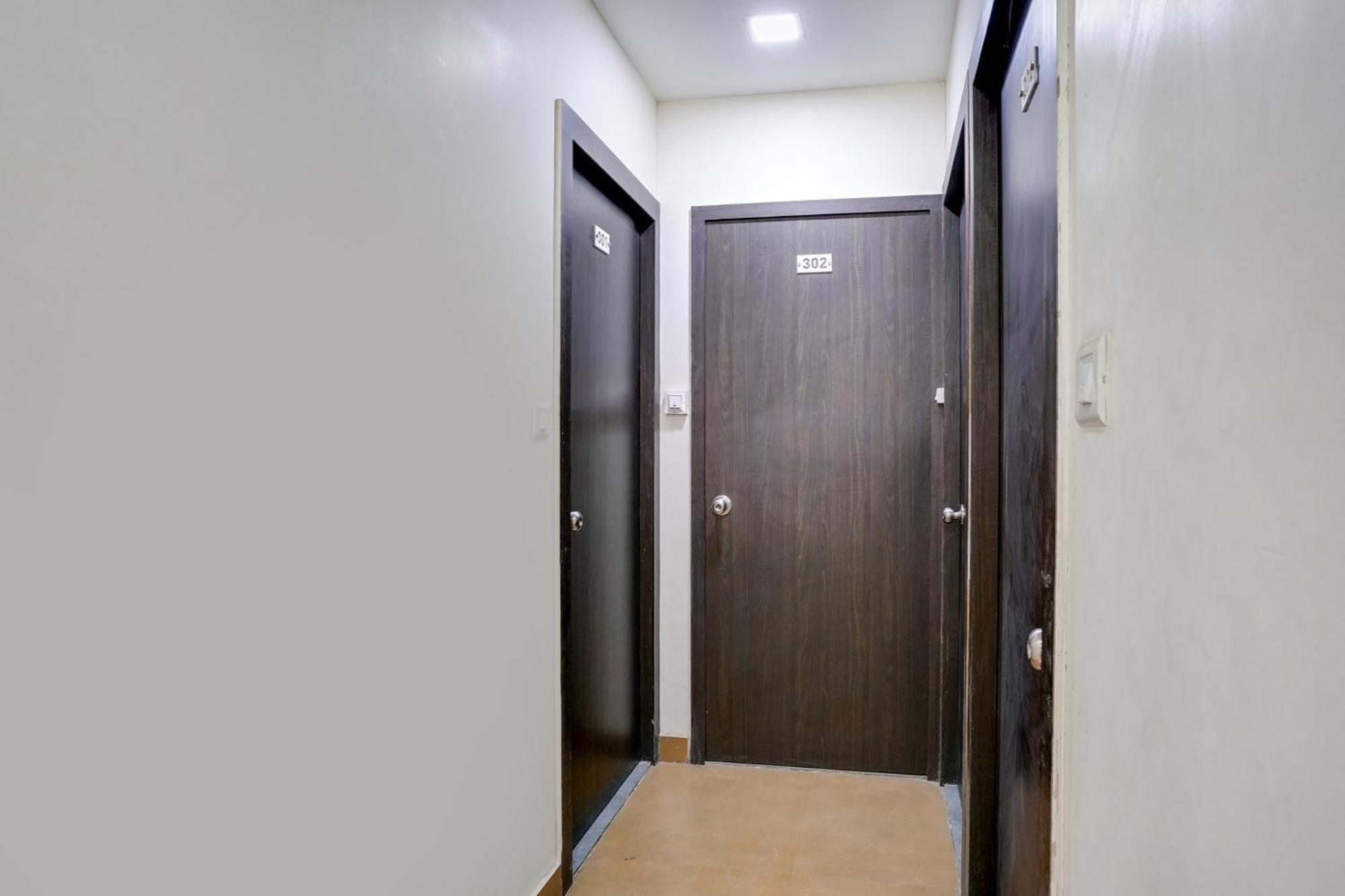 Hotel O Ashwi Нави Мумбай Екстериор снимка
