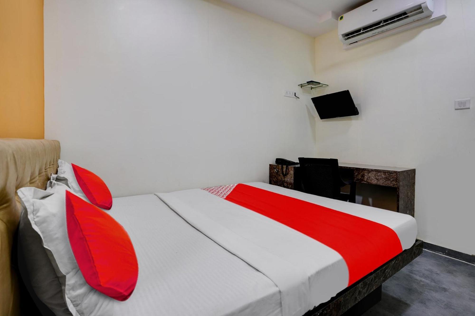 Hotel O Ashwi Нави Мумбай Екстериор снимка